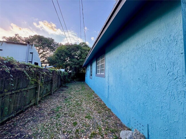 Photo - 7528 NE 3rd Ct