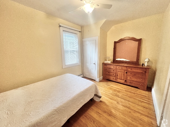 Building Photo - 81-83 America St Unit 81A-1 Rental