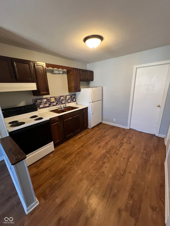 Photo - 318 N Clark St Unit 7