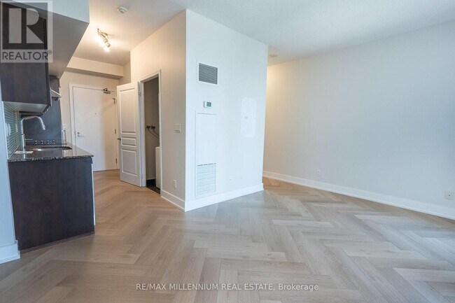 Photo - 352 Front St W Unit 2009