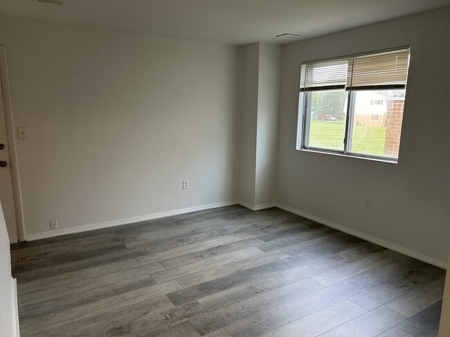 Photo - 218 Aster Ln