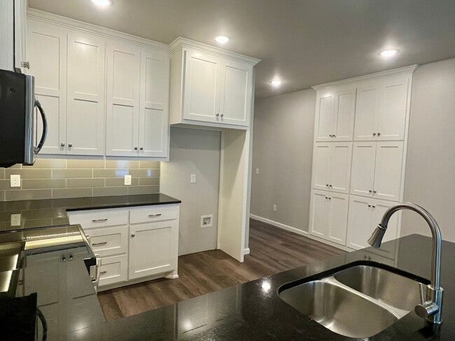 Photo - Beautiful 2 Bed 2 Bath! $500 Off First Ful...