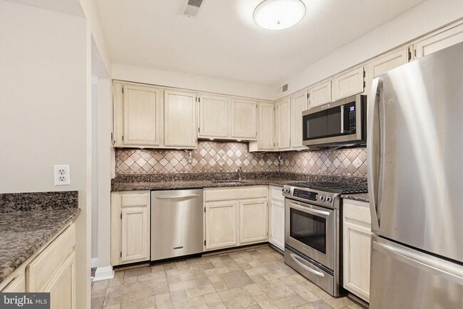 Photo - 947 Oella Ave