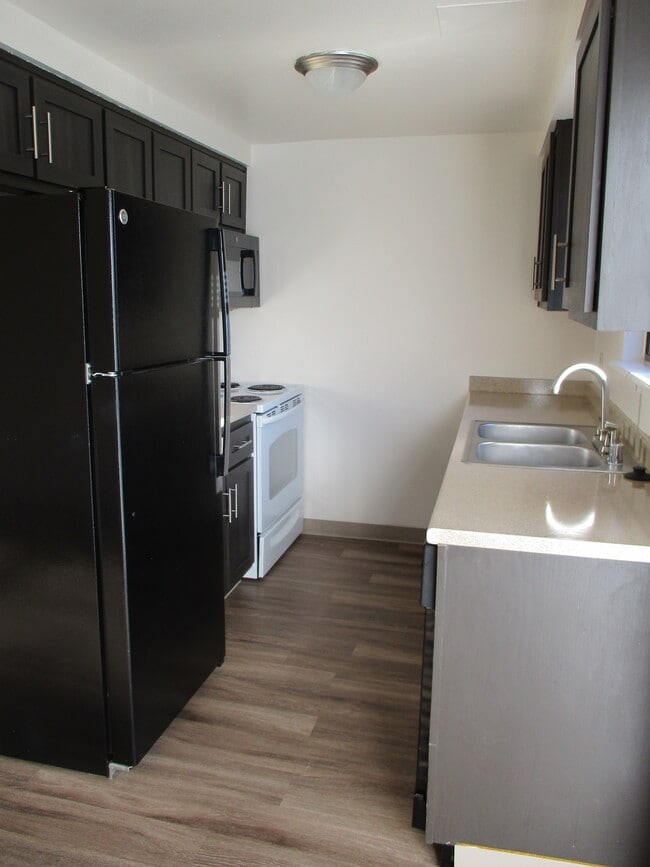 Kitchen - Kipling Townhomes