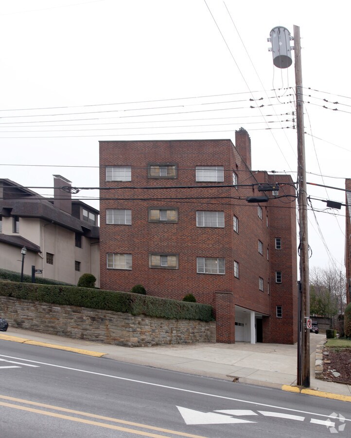 Lincoln Apartments - Lincoln Apartments