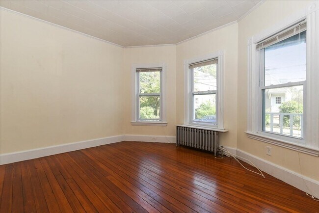 Photo - 63 Elmwood St Apartments Unit 1