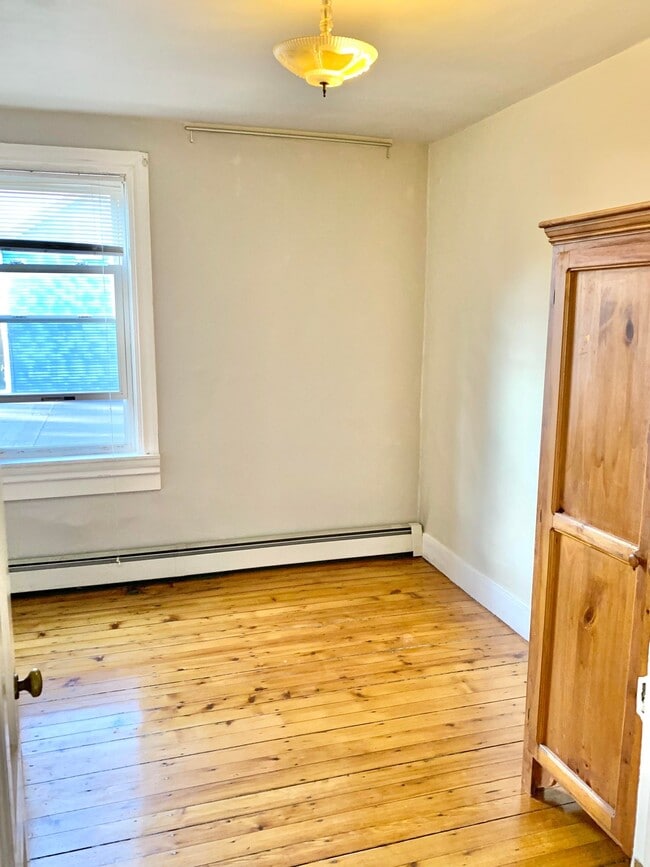 Photo - 40 E Transit St Unit Room rental in Apt 2
