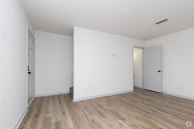 2BR, 1.5BA - 800SF - Living Room