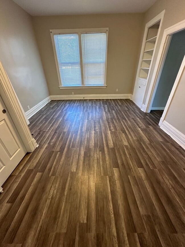 Photo - Beautiful Lower Unit in Duplex on Marcum Park Downtown!!!!