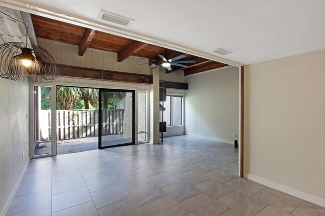 Photo - 115 Tomoka Trail