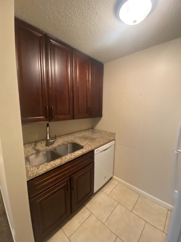 Photo - 1810 E St Unidad 202