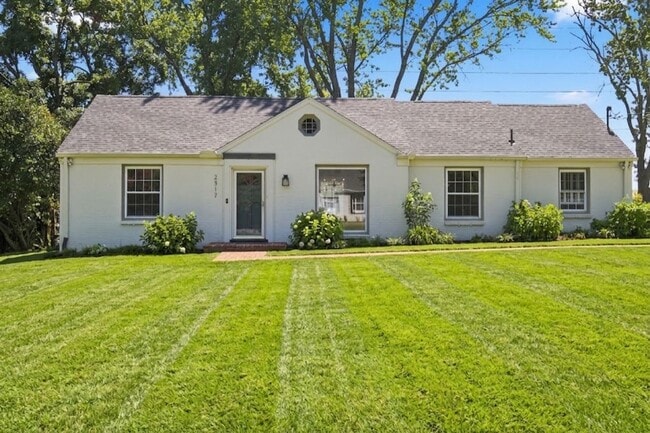 Photo - 2317 Deerwood Rd