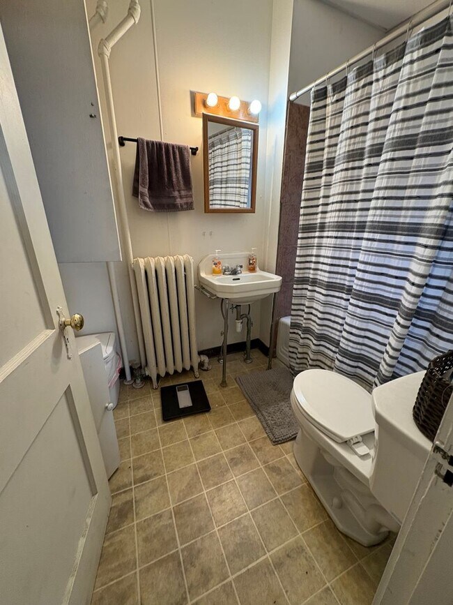 Photo - SE - 02 - Main St Unidad 1131