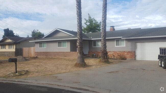 Building Photo - 3 Bedroom Home Coming Open Soon