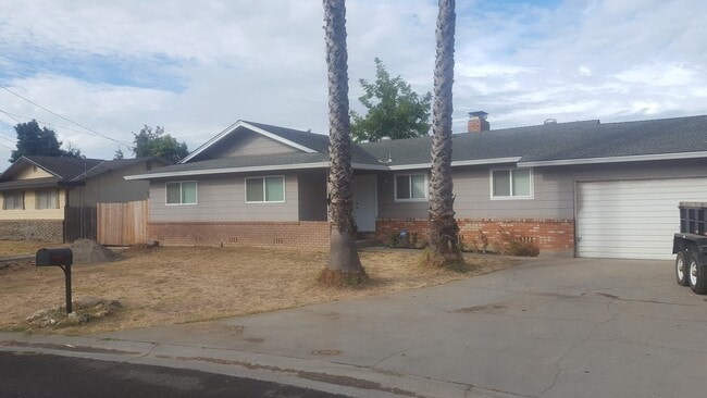 Building Photo - 3 Bedroom Home Coming Open Soon