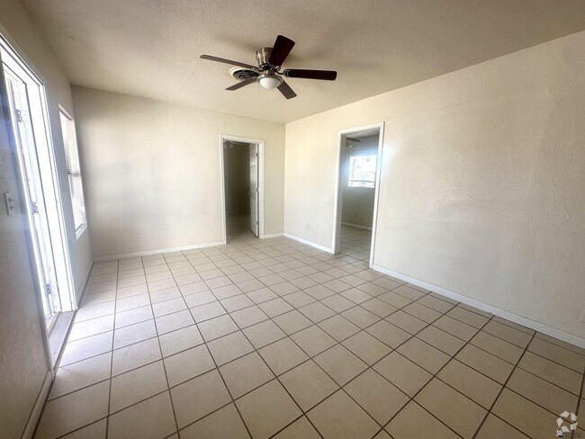 Building Photo - 1020 S 9th Ave Rental
