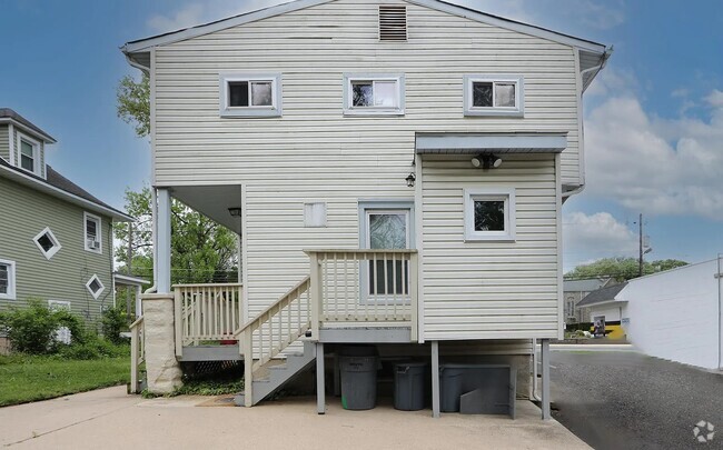 Building Photo - 111 S White Horse Pike Unit Second Floor Rental