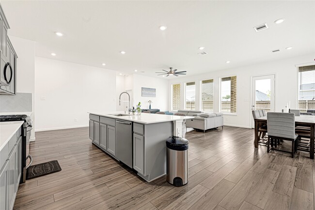 Photo - 31914 Lillie Lilac Ln