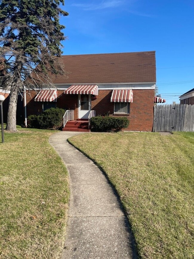 Photo - Cute 3 bed 1 bath with detached Garage