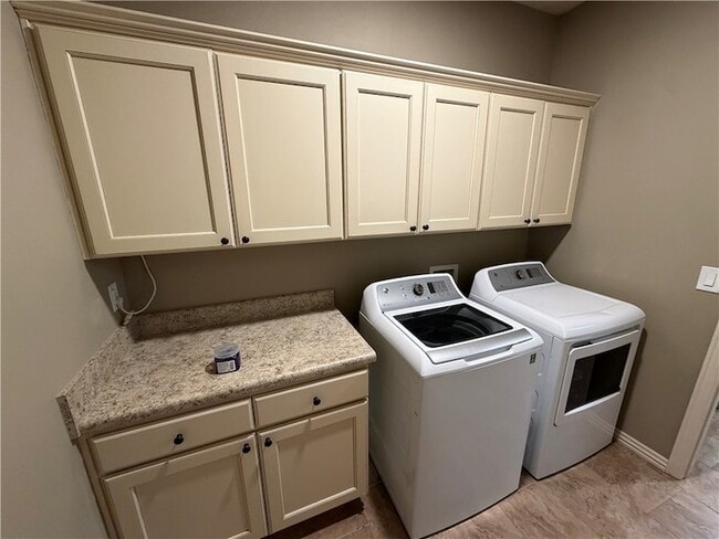 Photo - 537 N Keats Dr