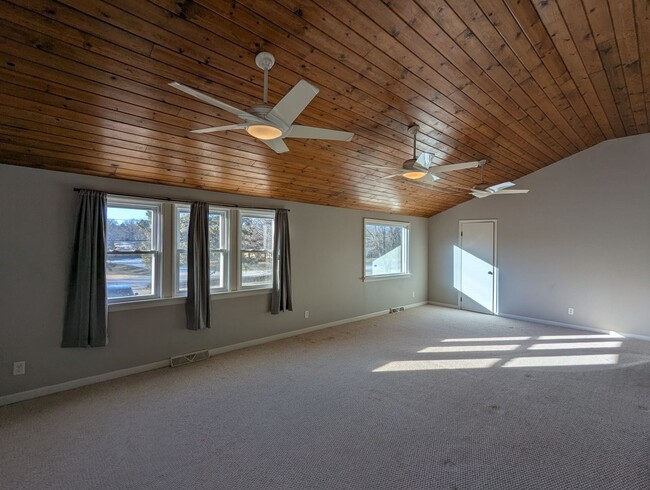 Photo - W136N7084 Claas Rd