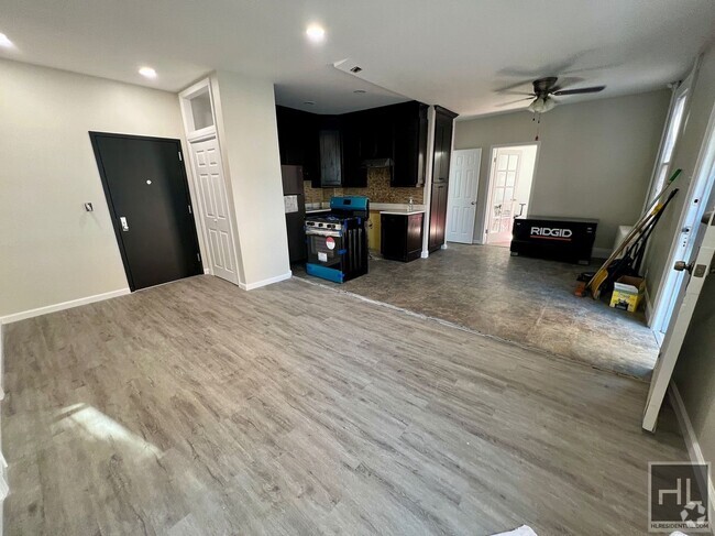 Building Photo - 3BR 1BA w/ Laundry, Massive Private Backya... Unit 1 Rental