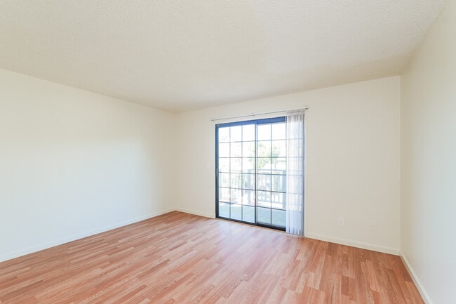 Photo - 233 Florida St