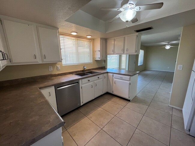 South Tempe Townhome - Private Backyard an... - South Tempe Townhome - Private Backyard an...