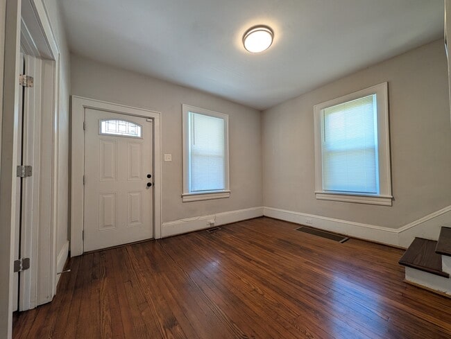 Photo - 931 McDowell Ave NW