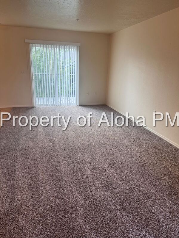 Photo - 1043 W Pine Ave