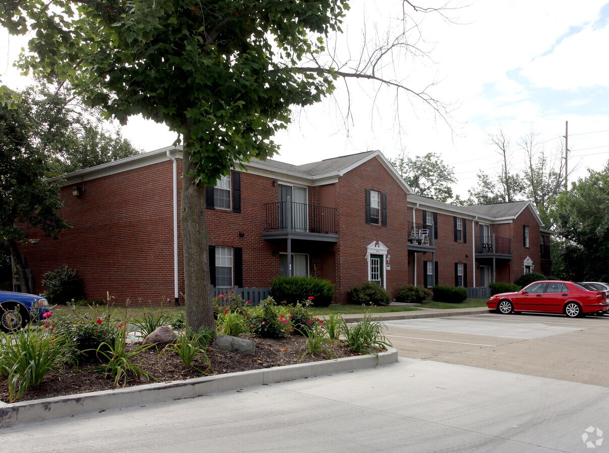 College Park Apartments - College Park Apartments