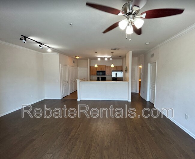 Photo - 8290 Gate Pkwy W Unidad #212