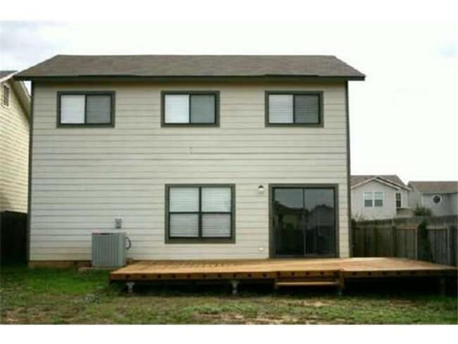 Building Photo - Spacious 4 Bed/2 Bath in Saddlewood Estates