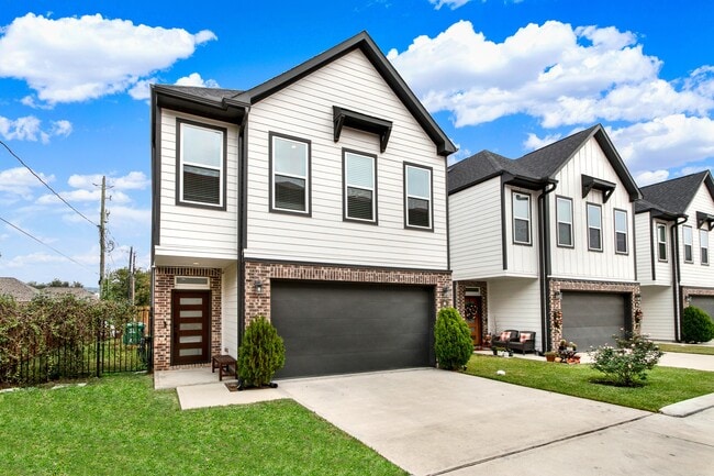 Photo - 6635 T C Jester Blvd