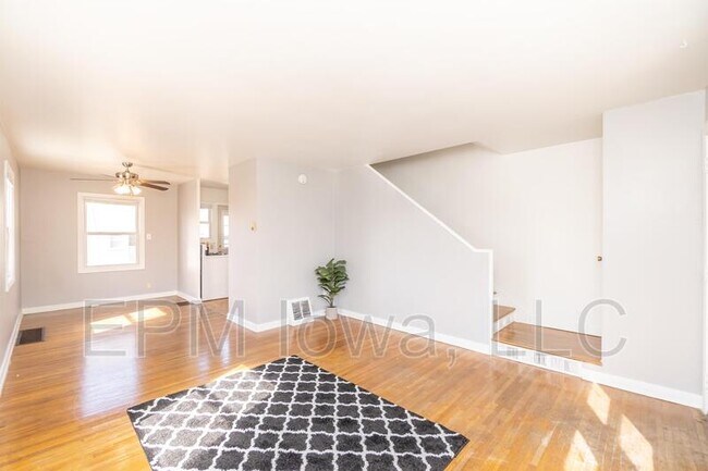 Photo - 249 Madison St