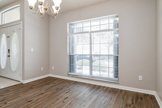 Photo - 11711 Sir Winston Way