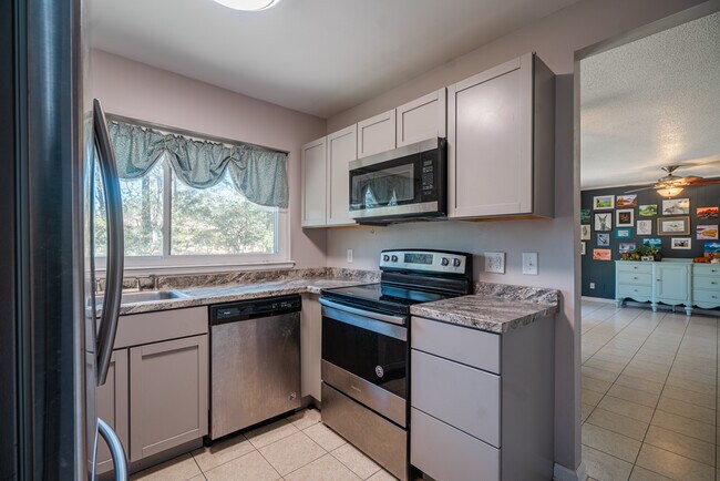 Photo - 615 Olmstead Dr