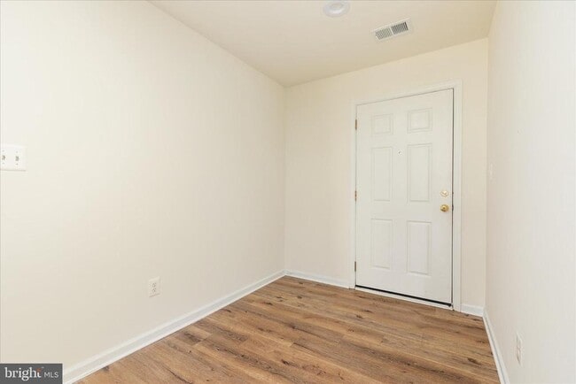 Building Photo - 808 Pendleton Ln