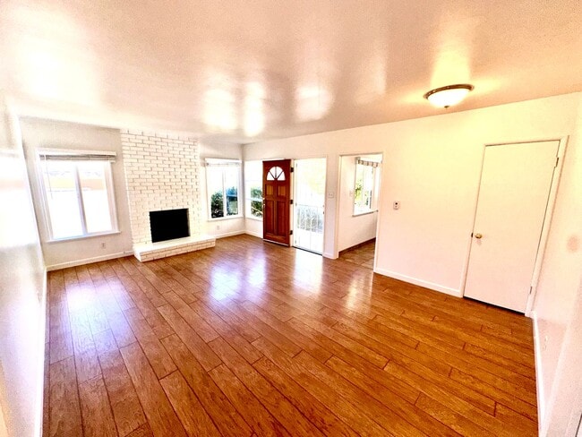 Photo - Charming Manhattan Beach Home with Spacious Yard – Prime Location!