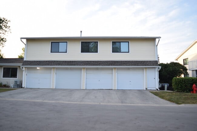 Building Photo - 742 Edgelake Point Rental