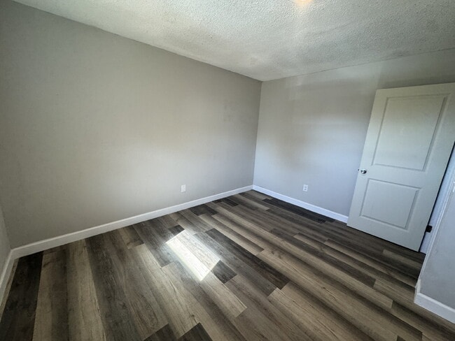 Photo - 118 Harrys Dr