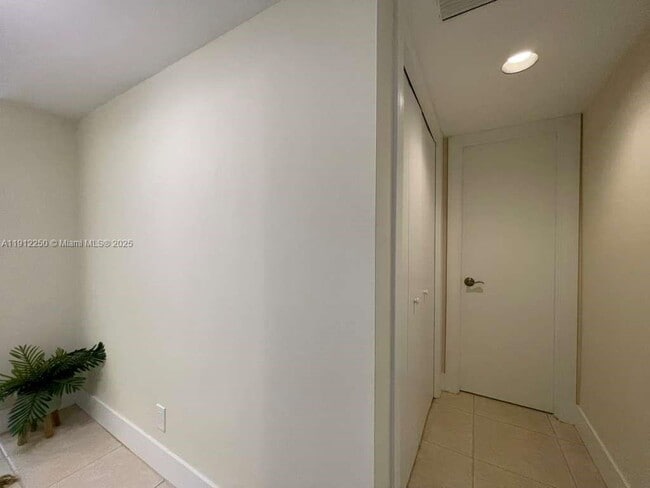 Photo - 2950 N Palm Aire Dr Unit 105