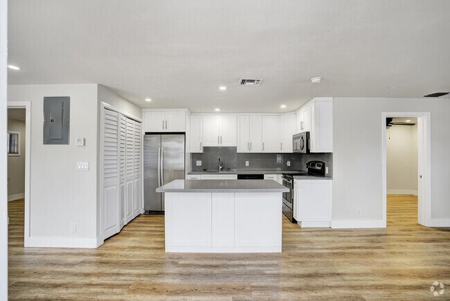Building Photo - 434 SW 9th St Unit B Rental