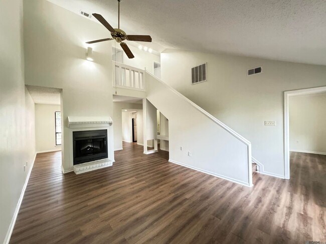 Photo - 1732 Manor Oak Dr