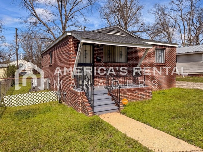 Photo - Updated Home for Rent in Birmingham, AL - Just minutes from Oxmoor Road!