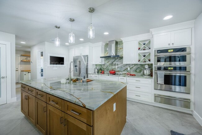 Photo - 2952 De Brocy Way