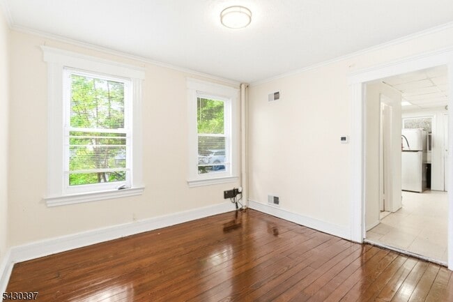 Photo - 70 Valley St