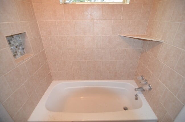 Building Photo - 2123 Marion St Unit 1