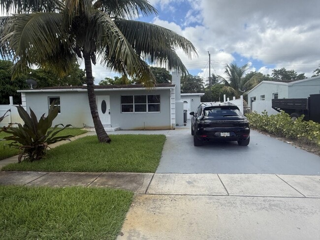 Photo - 2329 Fairway Dr