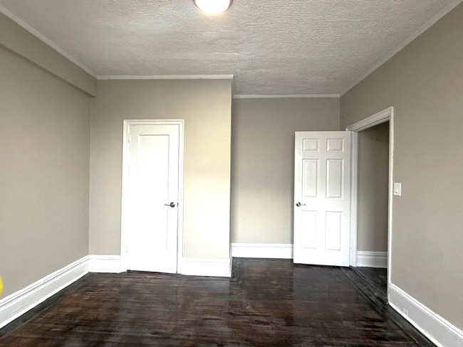 Photo - 157 S Harrison St Unidad 1001